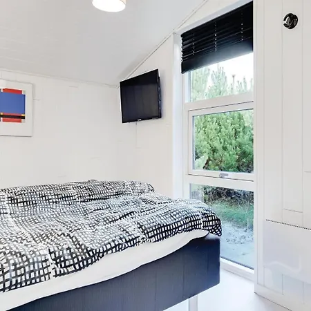 Сasa de vacaciones Three-bedroom In Henne