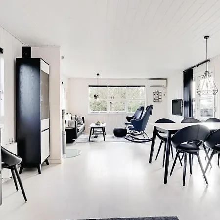 Сasa de vacaciones Three-bedroom In Henne Henne Strand