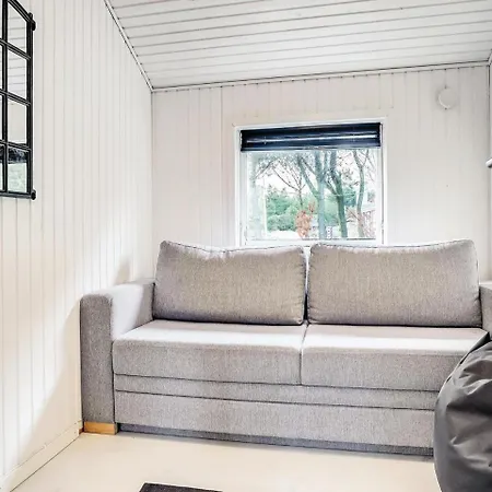 Сasa de vacaciones Three-bedroom In Henne