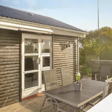 Сasa de vacaciones Three-bedroom In Henne *