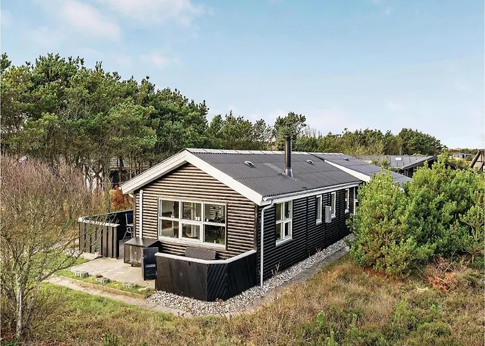 Ferienhaus Three-bedroom In Henne *