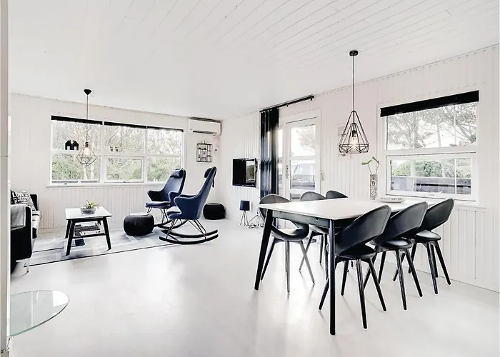 Three-bedroom In Henne *
