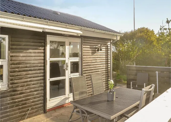 Ferienhaus Three-bedroom In Henne *