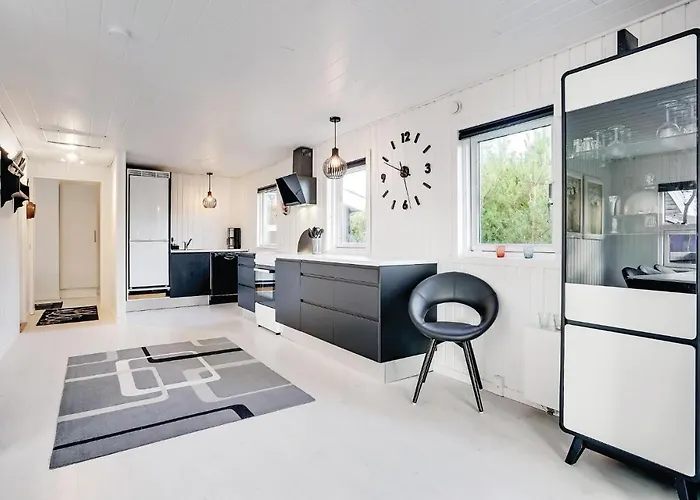 Three-bedroom In Henne Ferienhaus